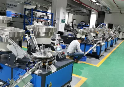 screw and plug threading assembly machine